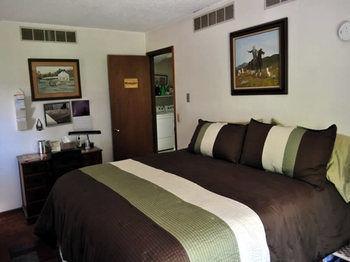 Lazy T Ranch Guest House Manhattan Eksteriør bilde